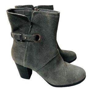 Koolaburra by Ugg Samiah Stacked Heel stone Gray Suede Booties Size 9 gorgeous!